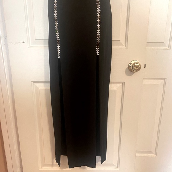 “CACHE” Curvy Rhinestone Evening Dress - Picture 6 of 15